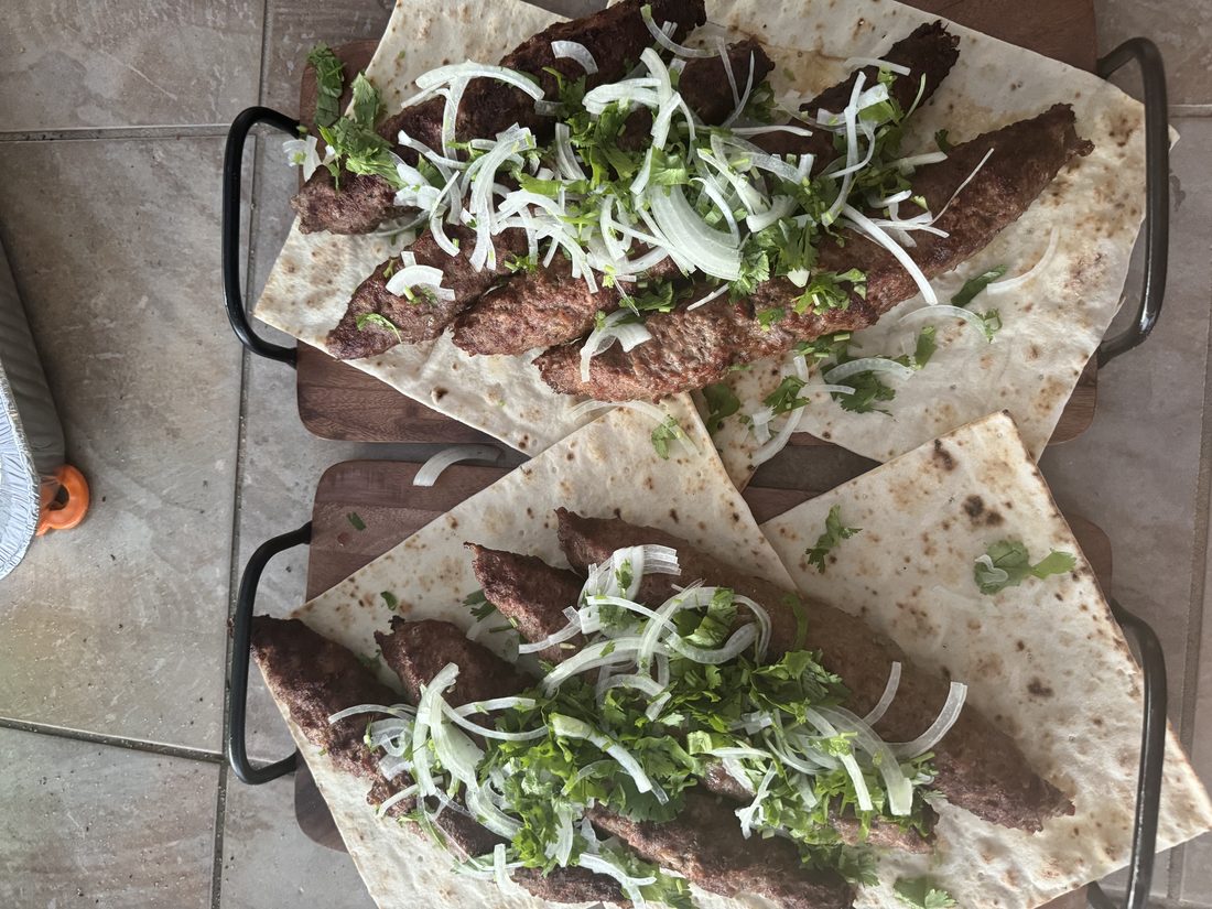Lula kebab on lavash